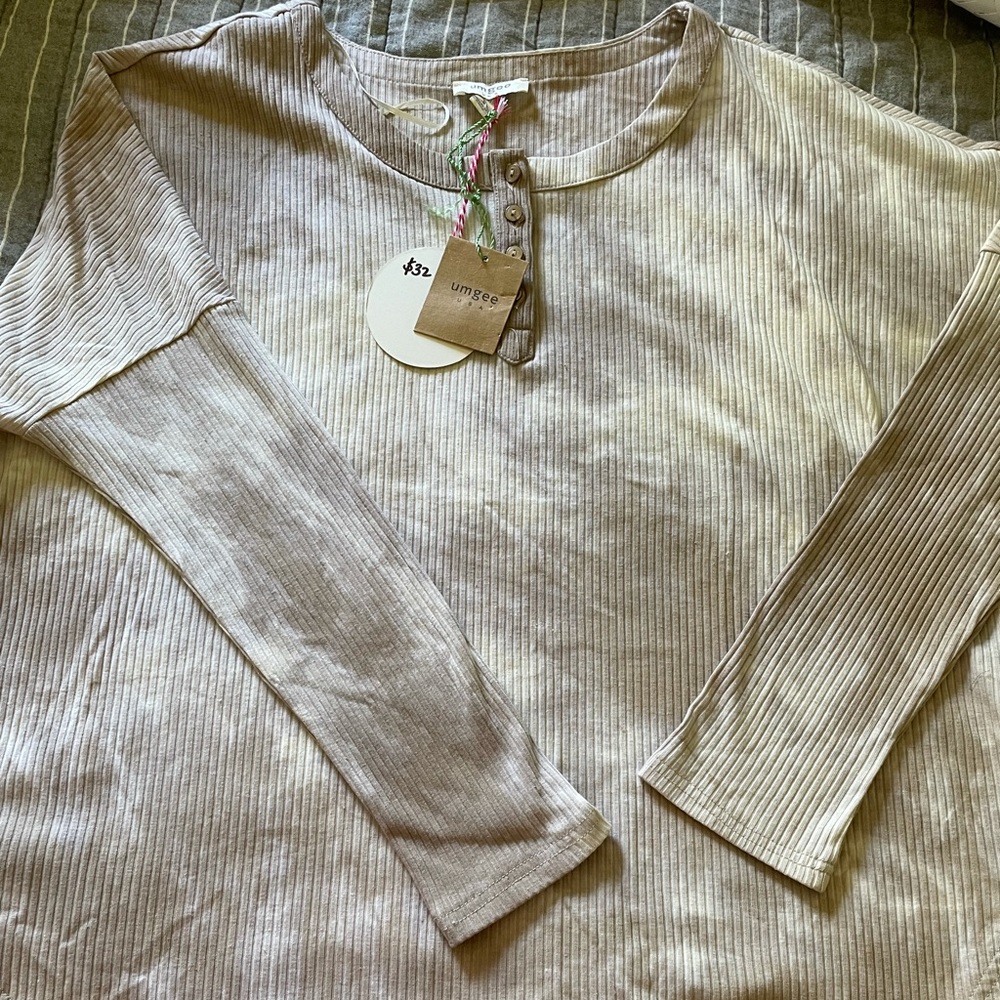 BNWT umgee S top